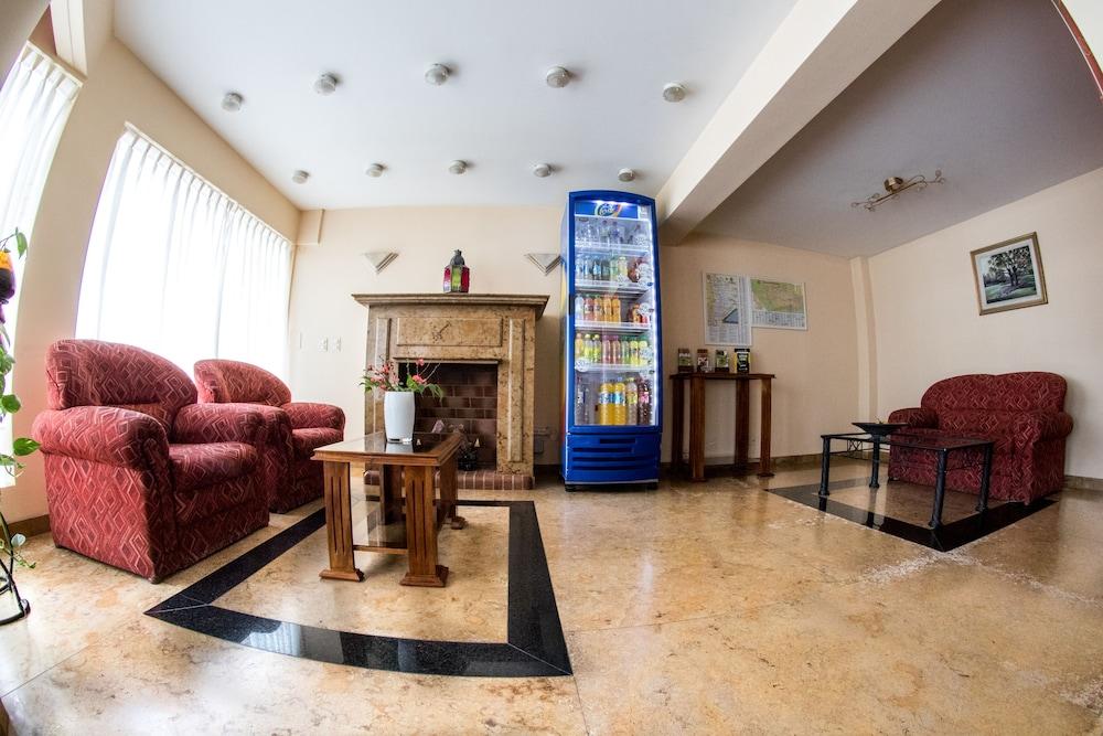 El Prado Hotel